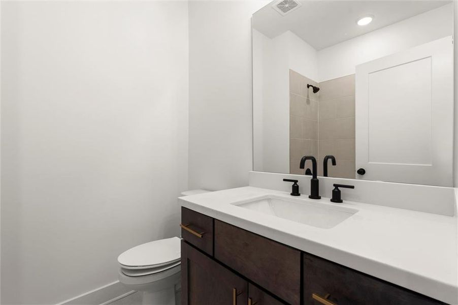 Furnished interior view inside a new home in , Alpharetta (Image 15).