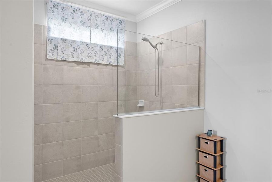 Furnished interior view inside a new home in , Bradenton (Image 15).