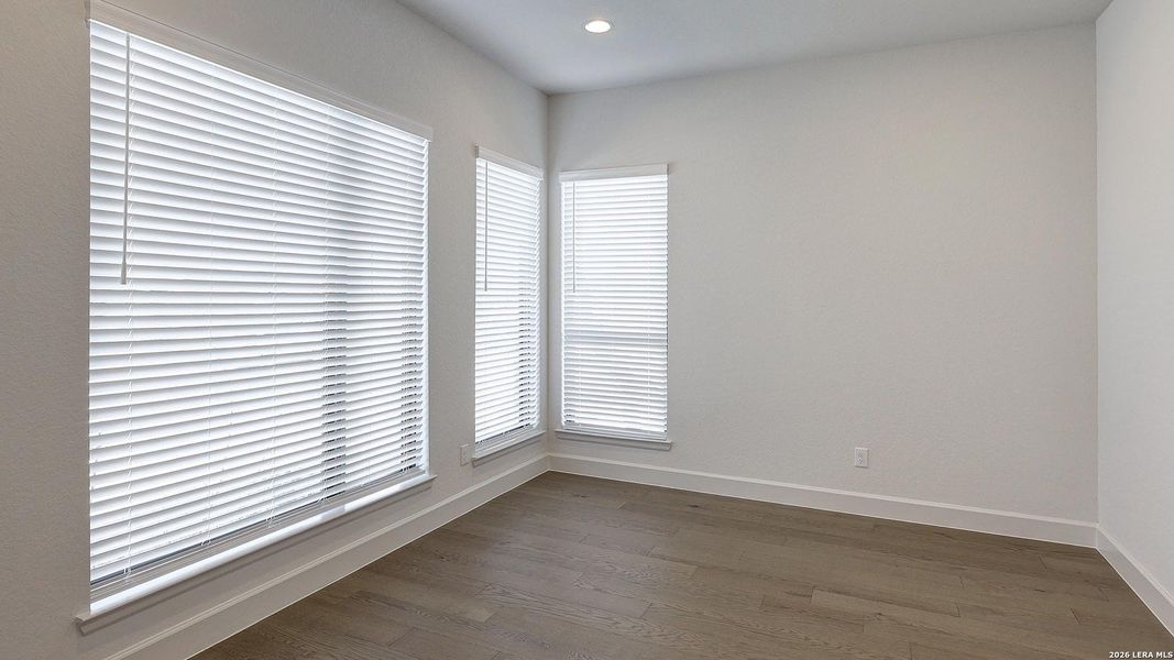 Spacious, unfurnished interior of a new home in Esperanza, Boerne (Image 21).