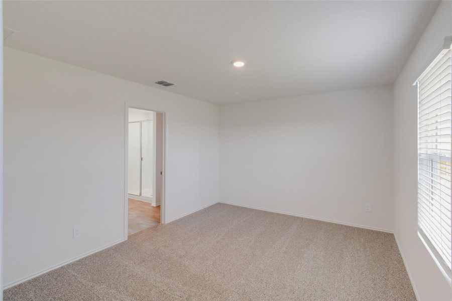 Spacious, unfurnished interior of a new home in Prairie Lakes, Buda (Image 13).