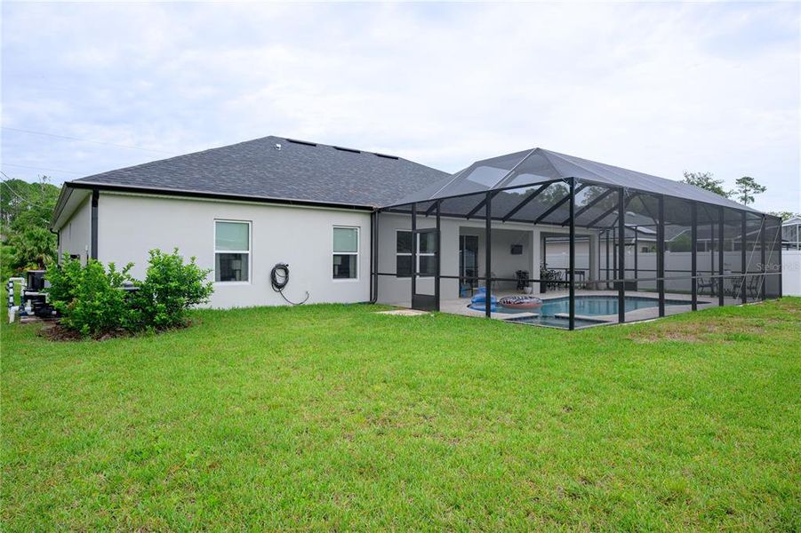 Exterior details and patio area of a home in , Palm Coast (Image 3).