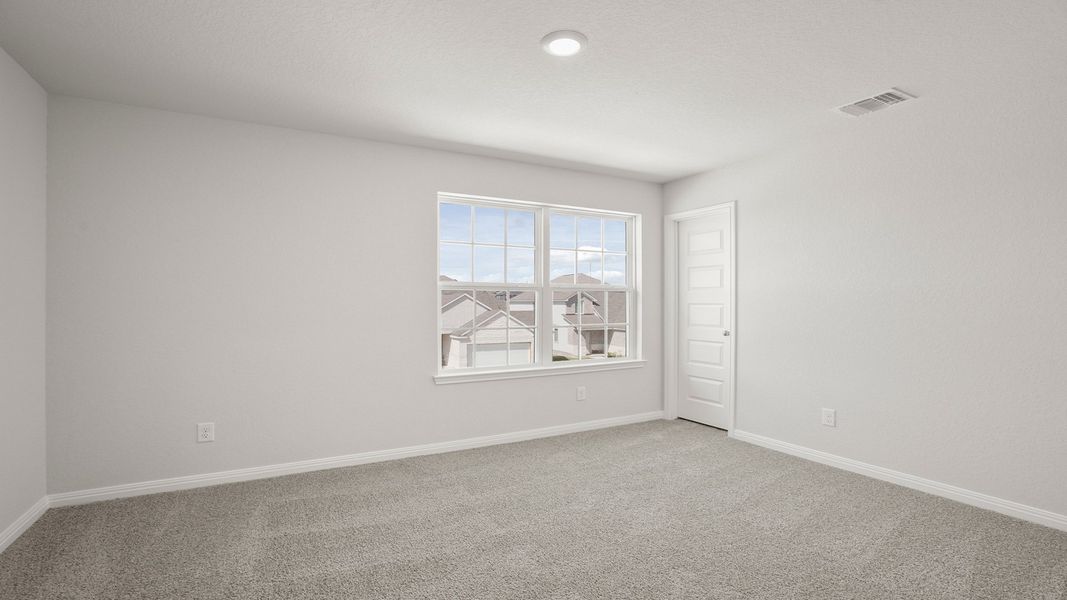Spacious, unfurnished interior of a new home in Hunters Ranch, San Antonio (Image 21).