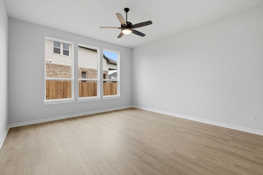 Spacious, unfurnished interior of a new home in Heritage, Dripping Springs (Image 38).