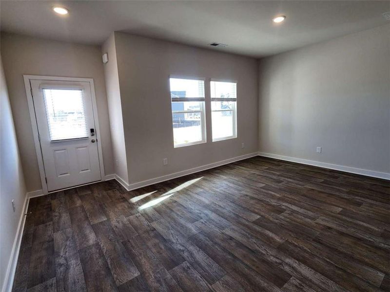 Spacious, unfurnished interior of a new home in Southern Hills, McDonough (Image 22).