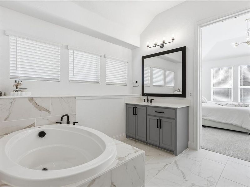 Furnished interior view inside a new home in Nelson Lake, Rockwall (Image 19). Furnished interior view inside a new home in Nelson Lake, Rockwall (Image 19).