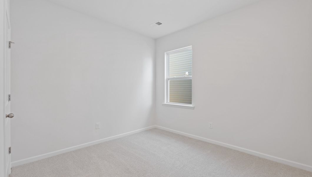 Spacious, unfurnished interior of a new home in Sage Grove, Lyman (Image 14).