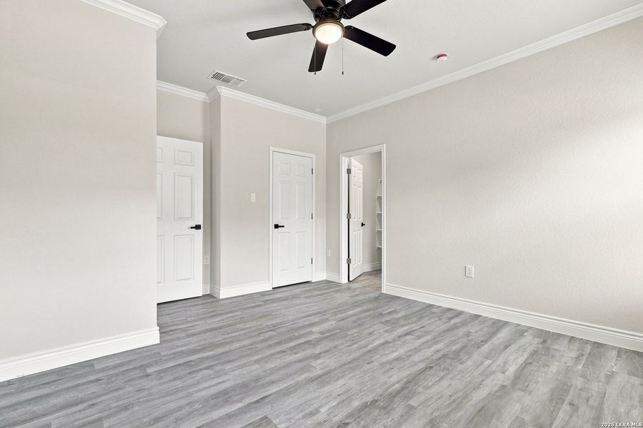 Spacious, unfurnished interior of a new home in , San Antonio (Image 9).