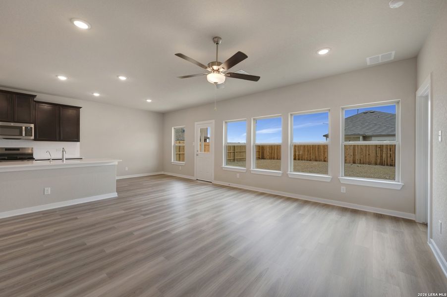 Spacious, unfurnished interior of a new home in Winding Brook, San Antonio (Image 49).