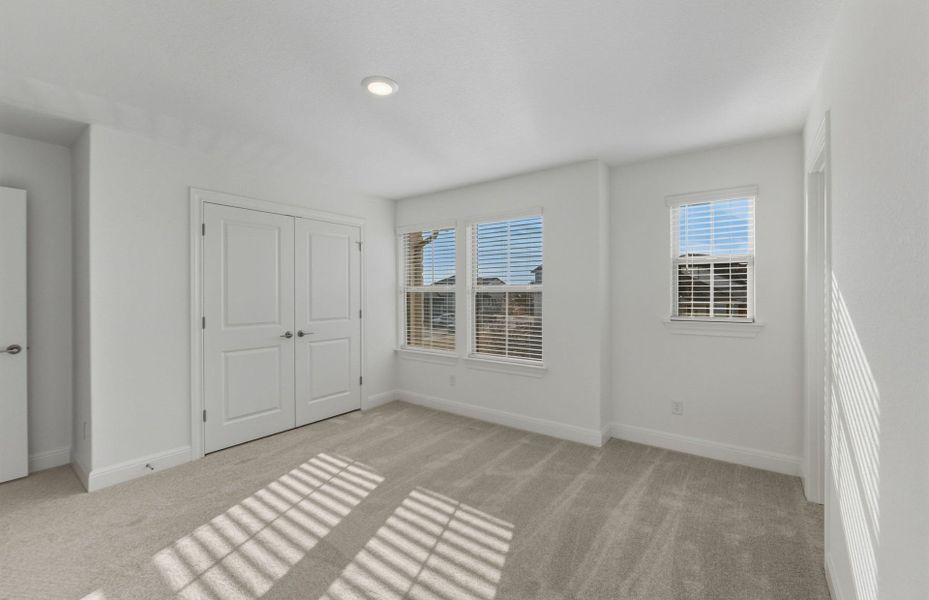 Spacious, unfurnished interior of a new home in Saddleback at Santa Rita Ranch, Liberty Hill (Image 46).