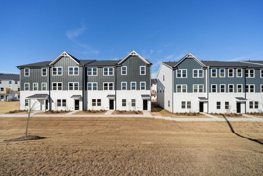 Image 29 of a home in Huxley.