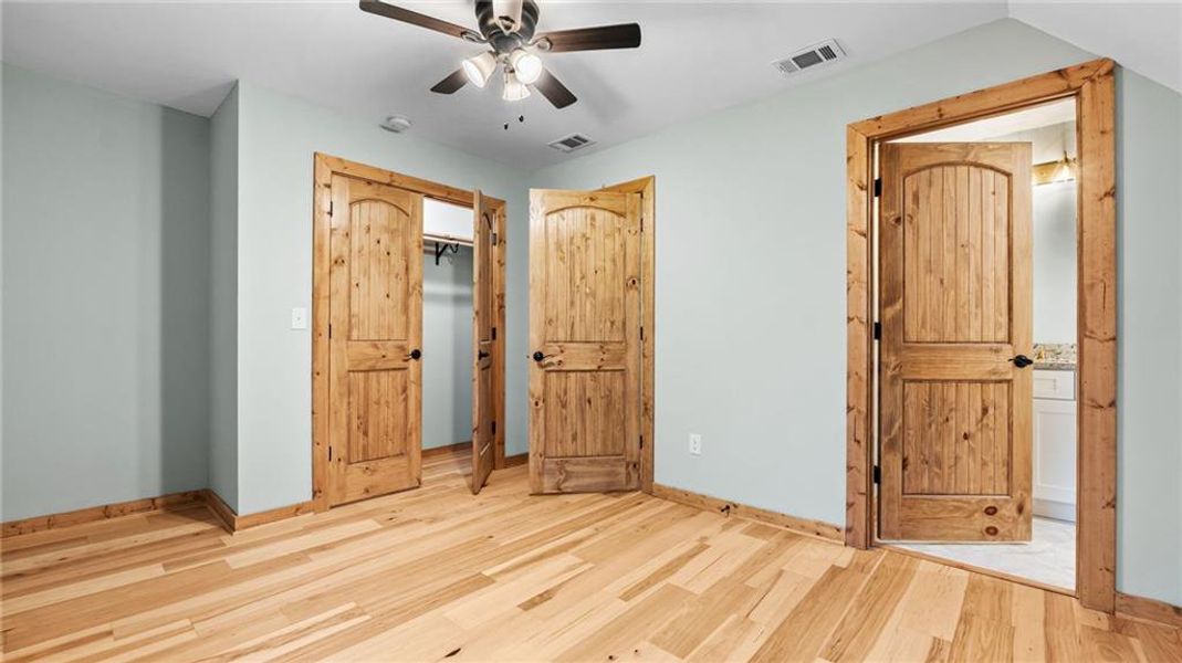 Spacious, unfurnished interior of a new home in , Ellijay (Image 26).