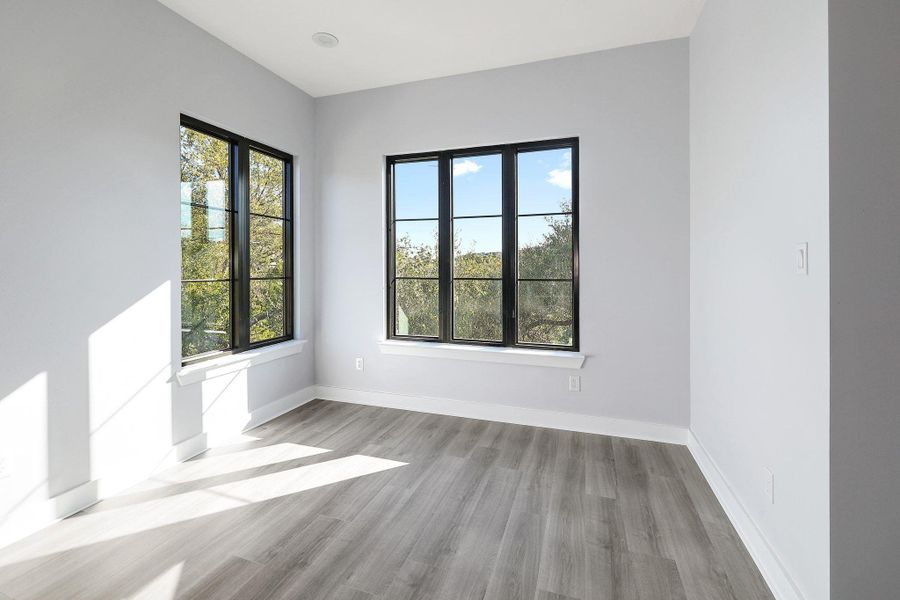 Spacious, unfurnished interior of a new home in , Austin (Image 29).