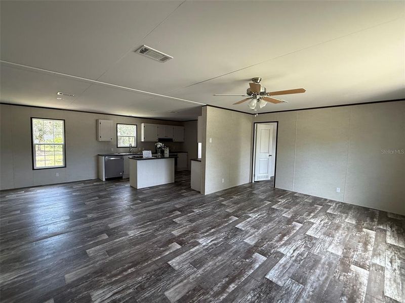 Spacious, unfurnished interior of a new home in , Okeechobee (Image 28).