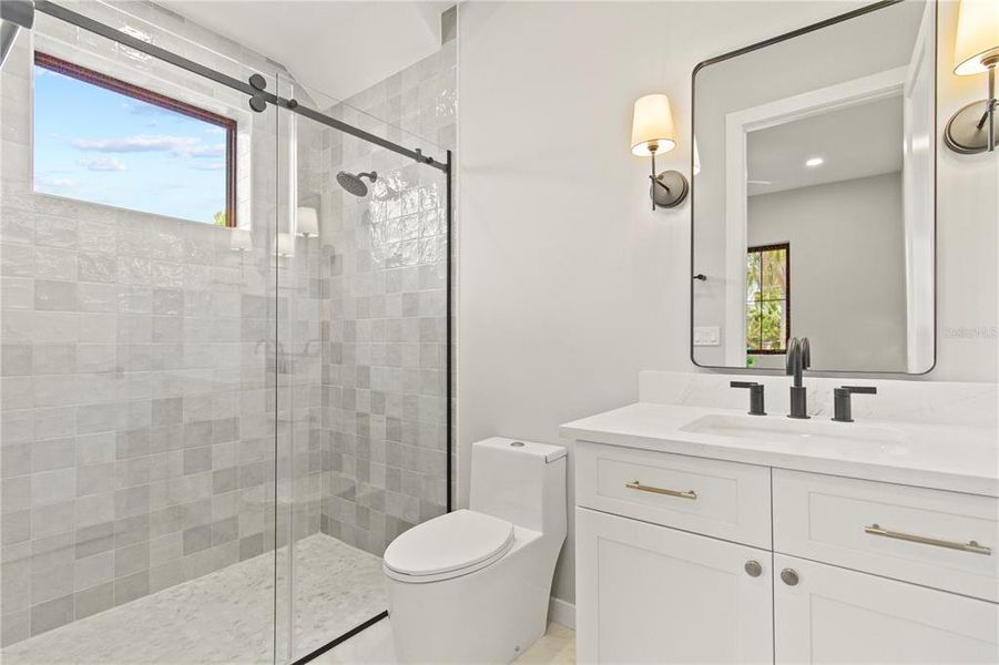 Furnished interior view inside a new home in , Orlando (Image 7).