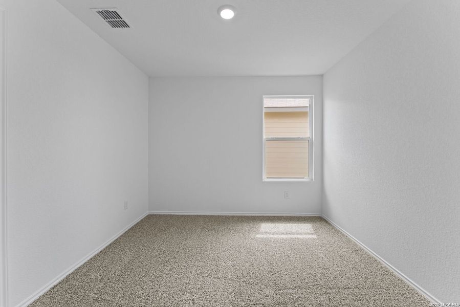 Spacious, unfurnished interior of a new home in Avenida, Converse (Image 25).