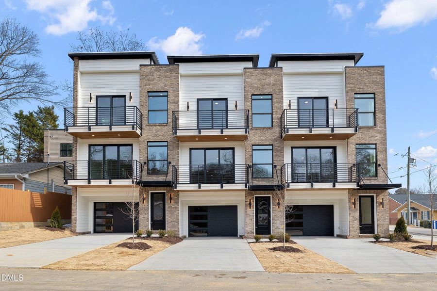 01-221 S West St_1544