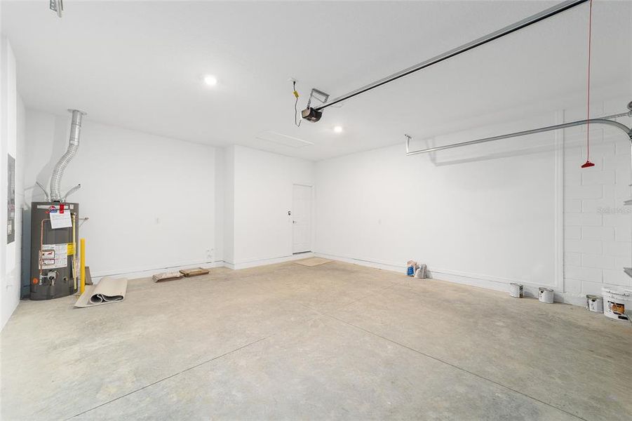 Spacious, unfurnished interior of a new home in Calesa Township, Ocala (Image 45). Spacious, unfurnished interior of a new home in Calesa Township, Ocala (Image 45).
