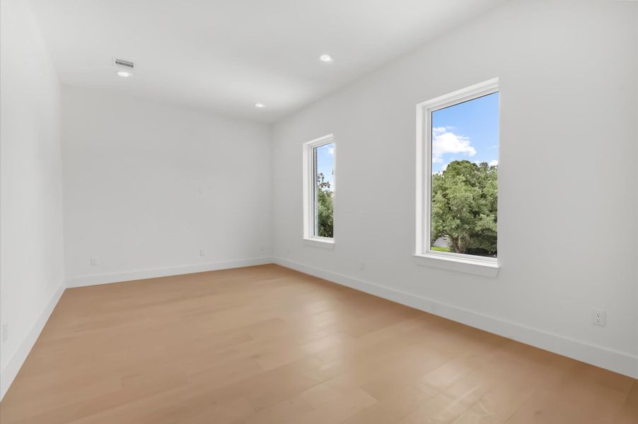 Spacious game room offering the perfect space for entertaining, relaxing, or family gatherings. Spacious game room offering the perfect space for entertaining, relaxing, or family gatherings.