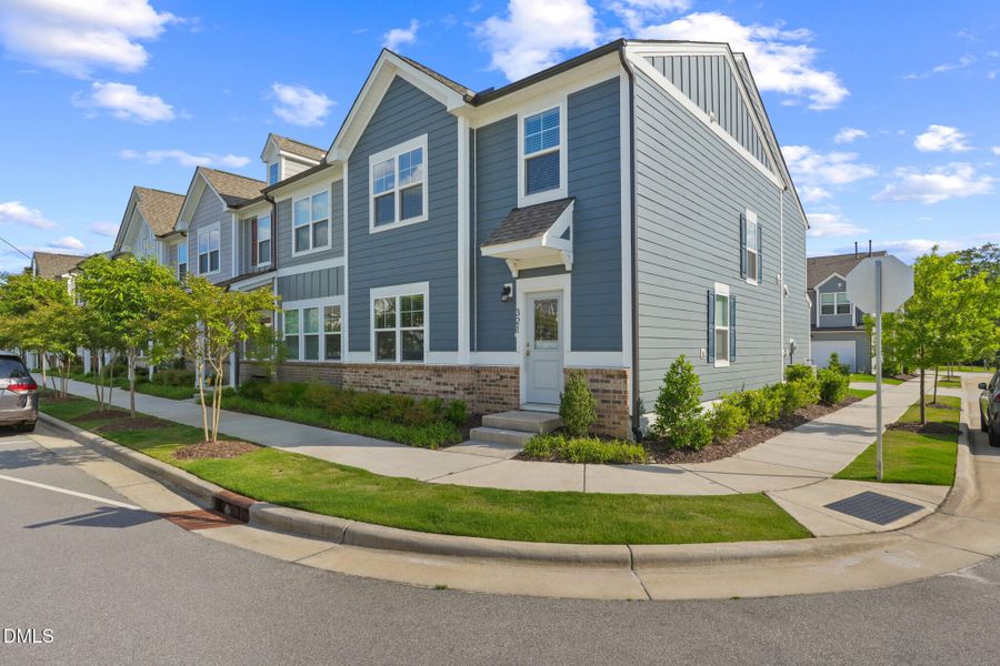 321_Parker_Station_Avenue_002 321_Parker_Station_Avenue_002
