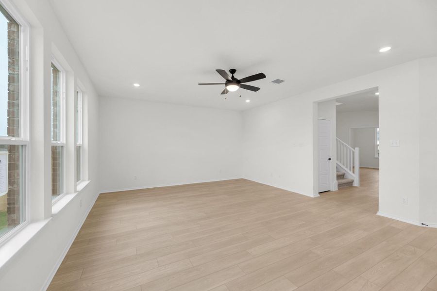 Spacious, unfurnished interior of a new home in Overlook Ranch, Georgetown (Image 18).