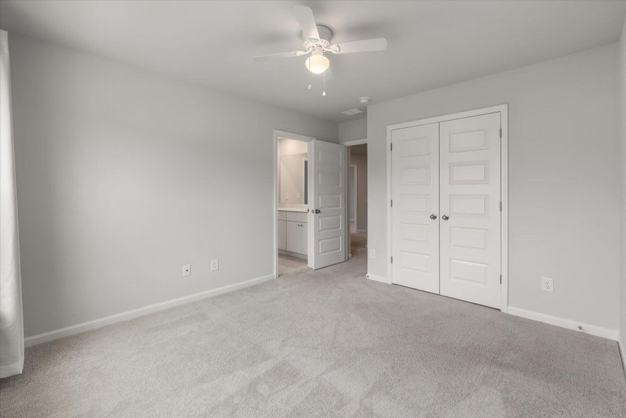Spacious, unfurnished interior of a new home in Sweetgrass at Summers Corner, Summerville (Image 46).