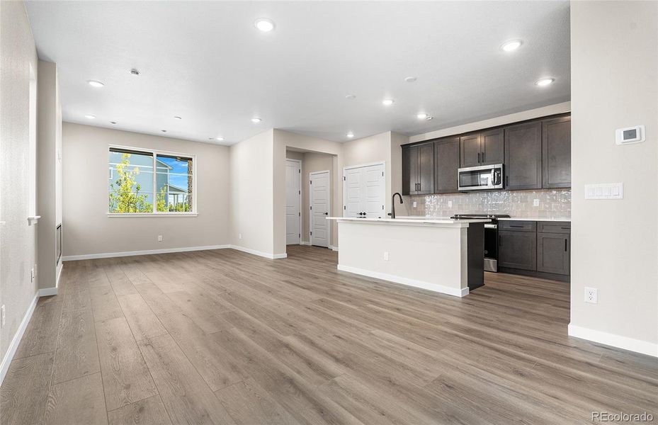 Image 22 of a home in Painted Prairie.