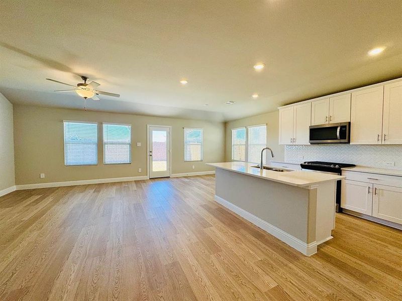 Spacious, unfurnished interior of a new home in Trails of Lavon - Signature Series, Lavon (Image 11).