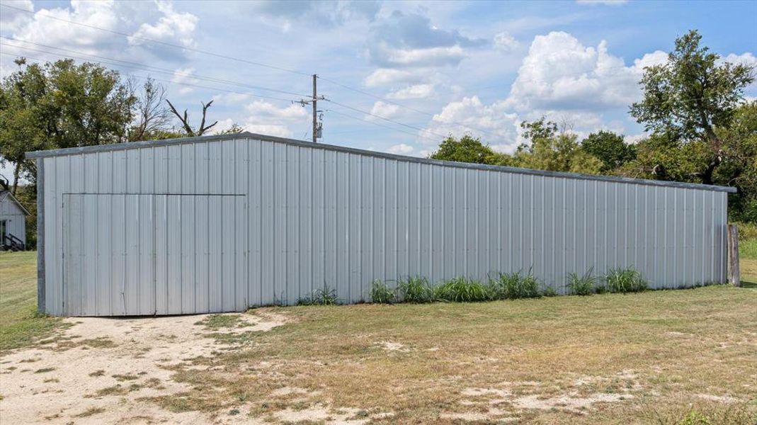 Extra Large Shop with Power