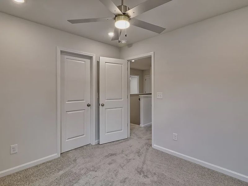Spacious, unfurnished interior of a new home in Amber Hill, West Columbia (Image 25).