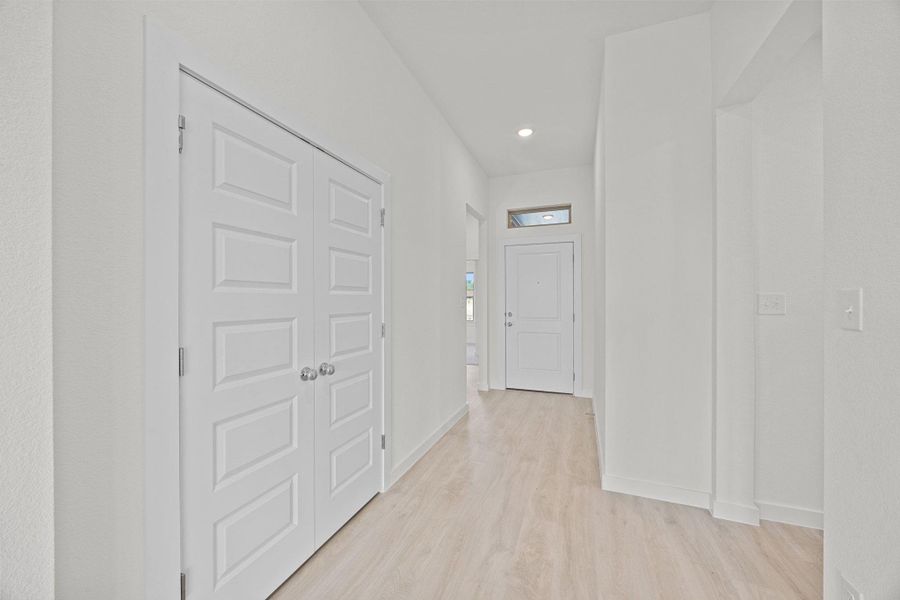 Spacious, unfurnished interior of a new home in Prairie Winds, Hutto (Image 18).