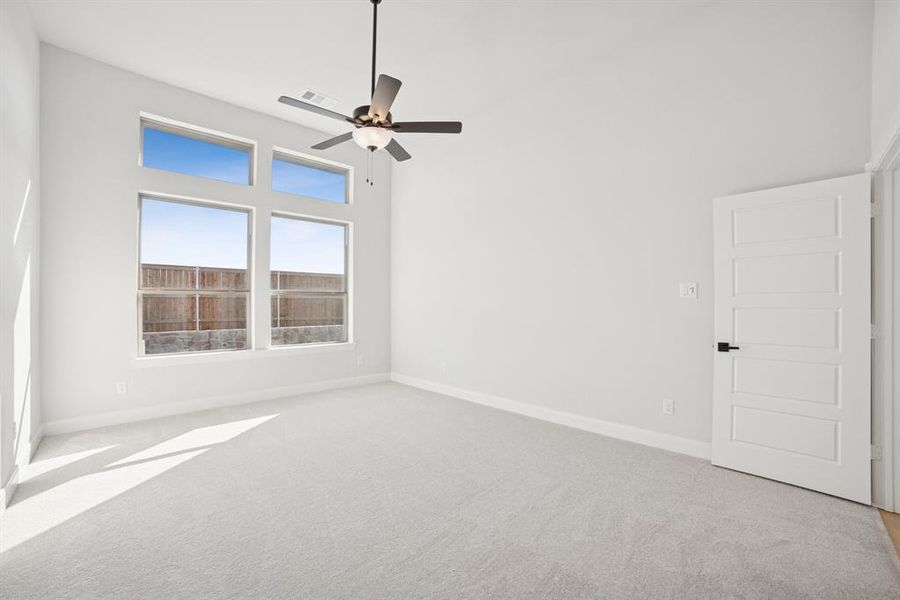 Spacious, unfurnished interior of a new home in Creekshaw – Classic, Royse City (Image 22).