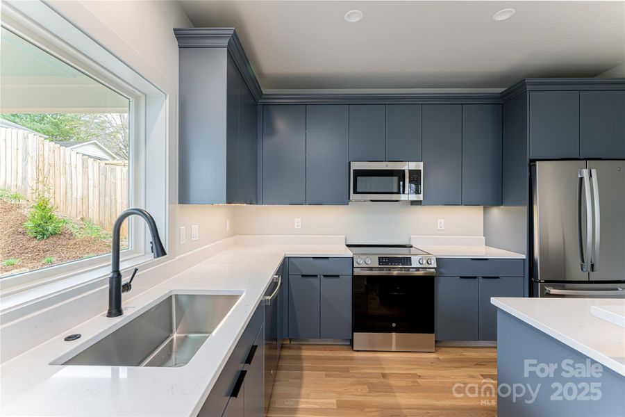 Photo of Similar Construction Photo of Similar Construction