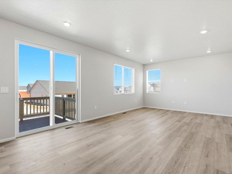Spacious, unfurnished interior of a new home in Meridian Ranch, Peyton (Image 13).