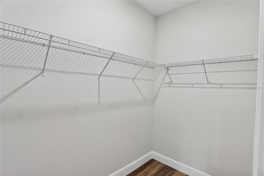 Spacious, unfurnished interior of a new home in , Citrus Springs (Image 7).