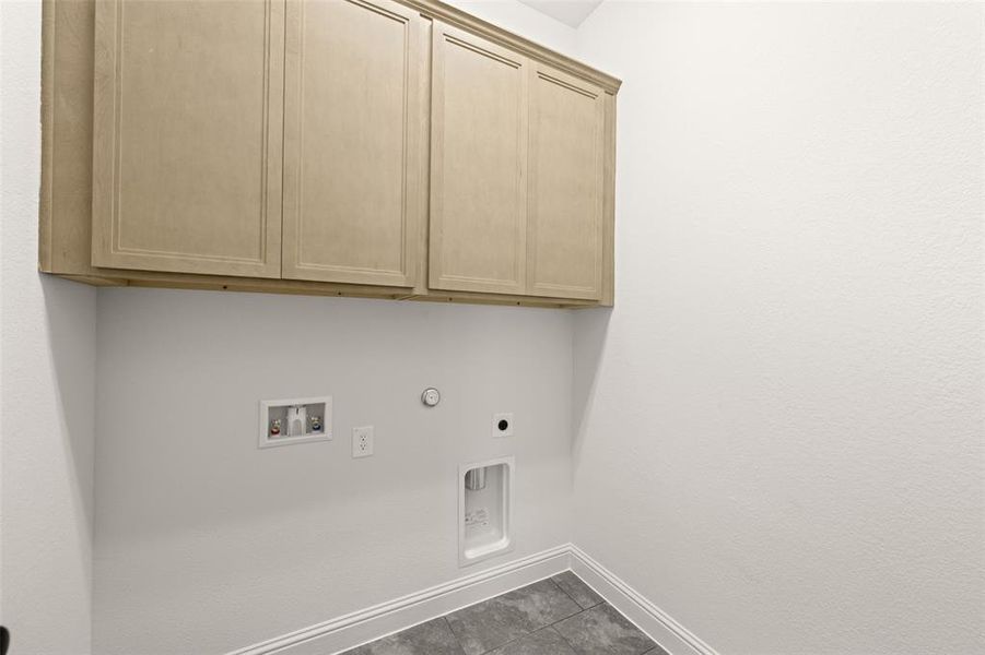 Furnished interior view inside a new home in The Retreat - Phase 1, Waxahachie (Image 7).