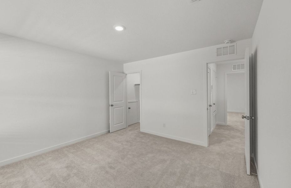 Spacious, unfurnished interior of a new home in Sonterra, Jarrell (Image 46).