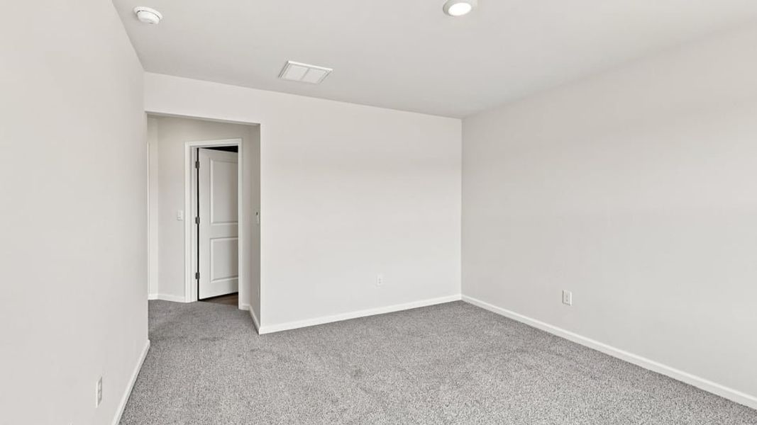 Spacious, unfurnished interior of a new home in Baxter Village, Boiling Springs (Image 31).