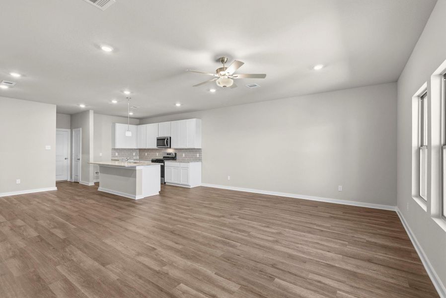 Spacious, unfurnished interior of a new home in Windrose Green, Angleton (Image 27).