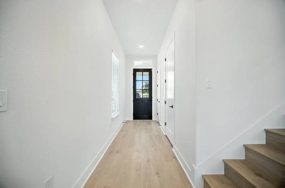 Spacious, unfurnished interior of a new home in Foxfield, Austin (Image 7). Spacious, unfurnished interior of a new home in Foxfield, Austin (Image 7).