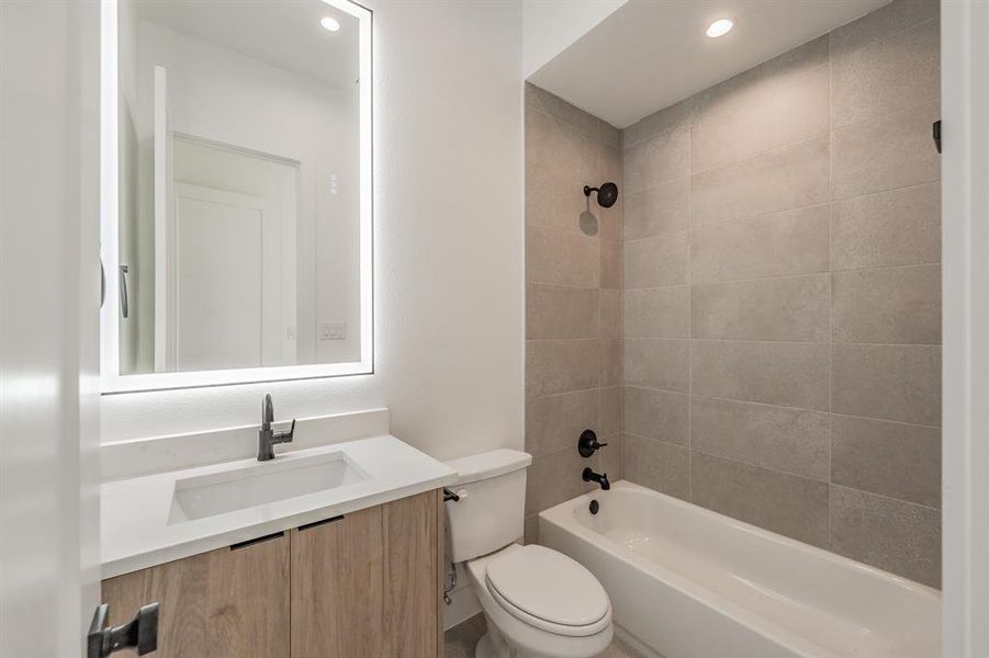 Furnished interior view inside a new home in , Dallas (Image 29).