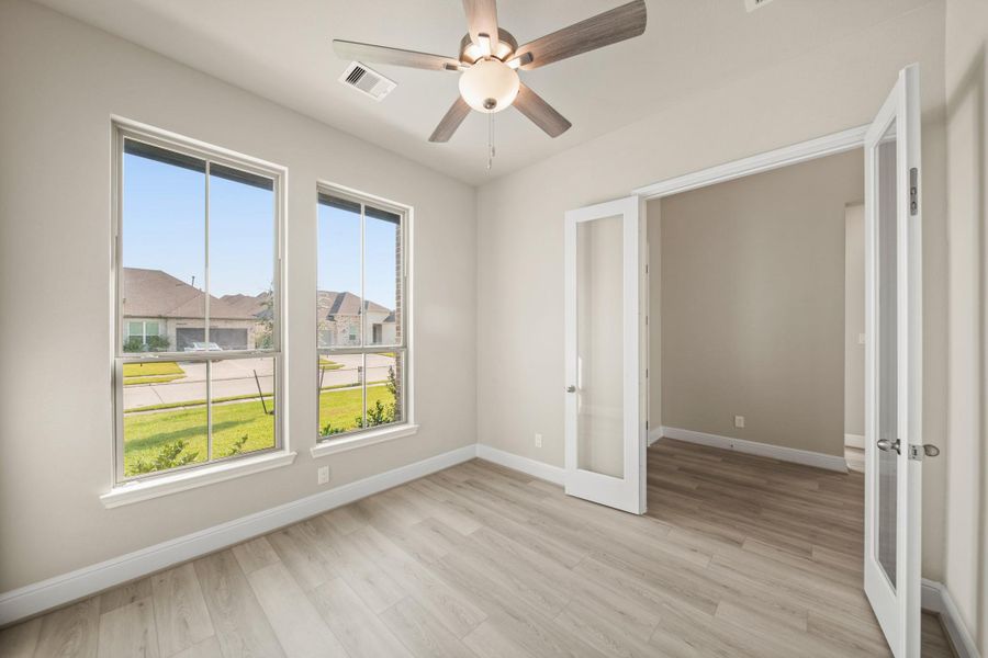 Spacious, unfurnished interior of a new home in Coastal Point, League City (Image 29).