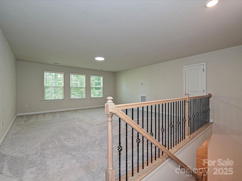 Upper Level Bonus/Entertainment Room Upper Level Bonus/Entertainment Room