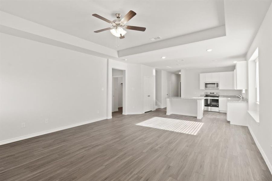 Spacious, unfurnished interior of a new home in Retreat at Fossil Creek, Fort Worth (Image 11).