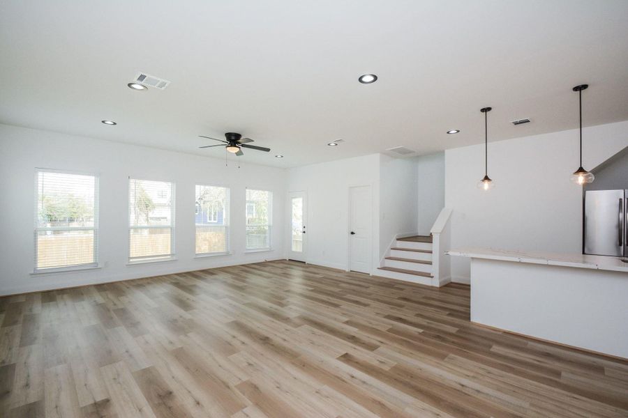 Spacious, unfurnished interior of a new home in , Houston (Image 16).