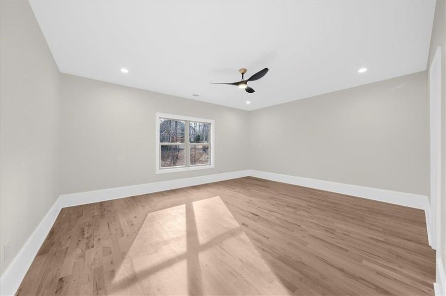 Spacious, unfurnished interior of a new home in , Gainesville (Image 75).