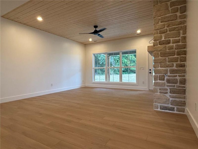 Spacious, unfurnished interior of a new home in , Calhoun (Image 18).