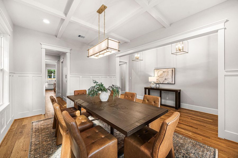 Great flowing floorplan, butler's pantry connects to the kitchen. Great flowing floorplan, butler's pantry connects to the kitchen.