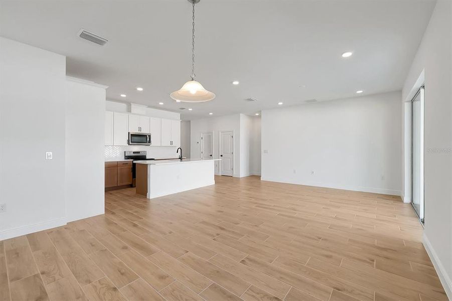 Spacious, unfurnished interior of a new home in Prairie Oaks, St. Cloud (Image 46).