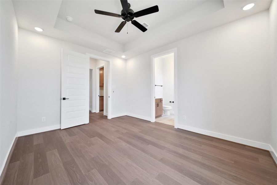 Spacious, unfurnished interior of a new home in Lago Pointe, Seabrook (Image 29).