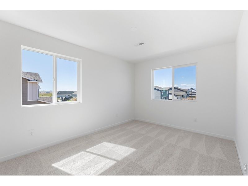 Spacious, unfurnished interior of a new home in Granary, Johnstown (Image 14).